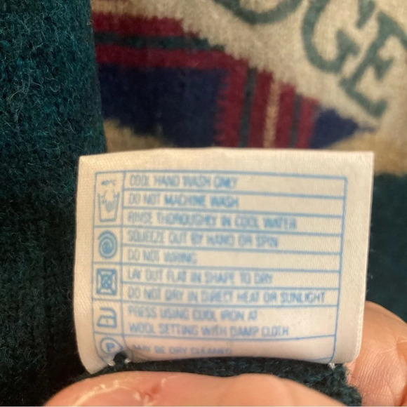 PRINGLE OF SCOTLAND  SZ L Country Lodge Embroidery 100% Wool Crew Neck Sweater - Picture 8 of 8